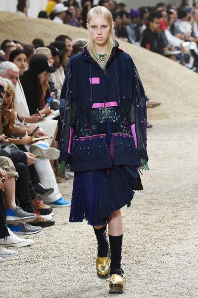 Look 25